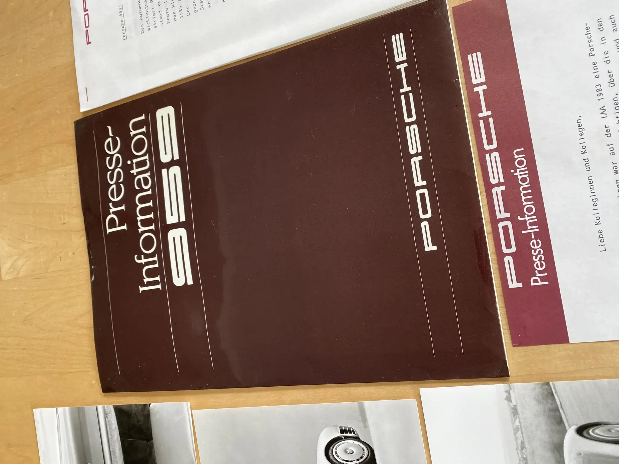 puuページ No Reserve Original Porsche 959 Press Kit | PCARMARKET