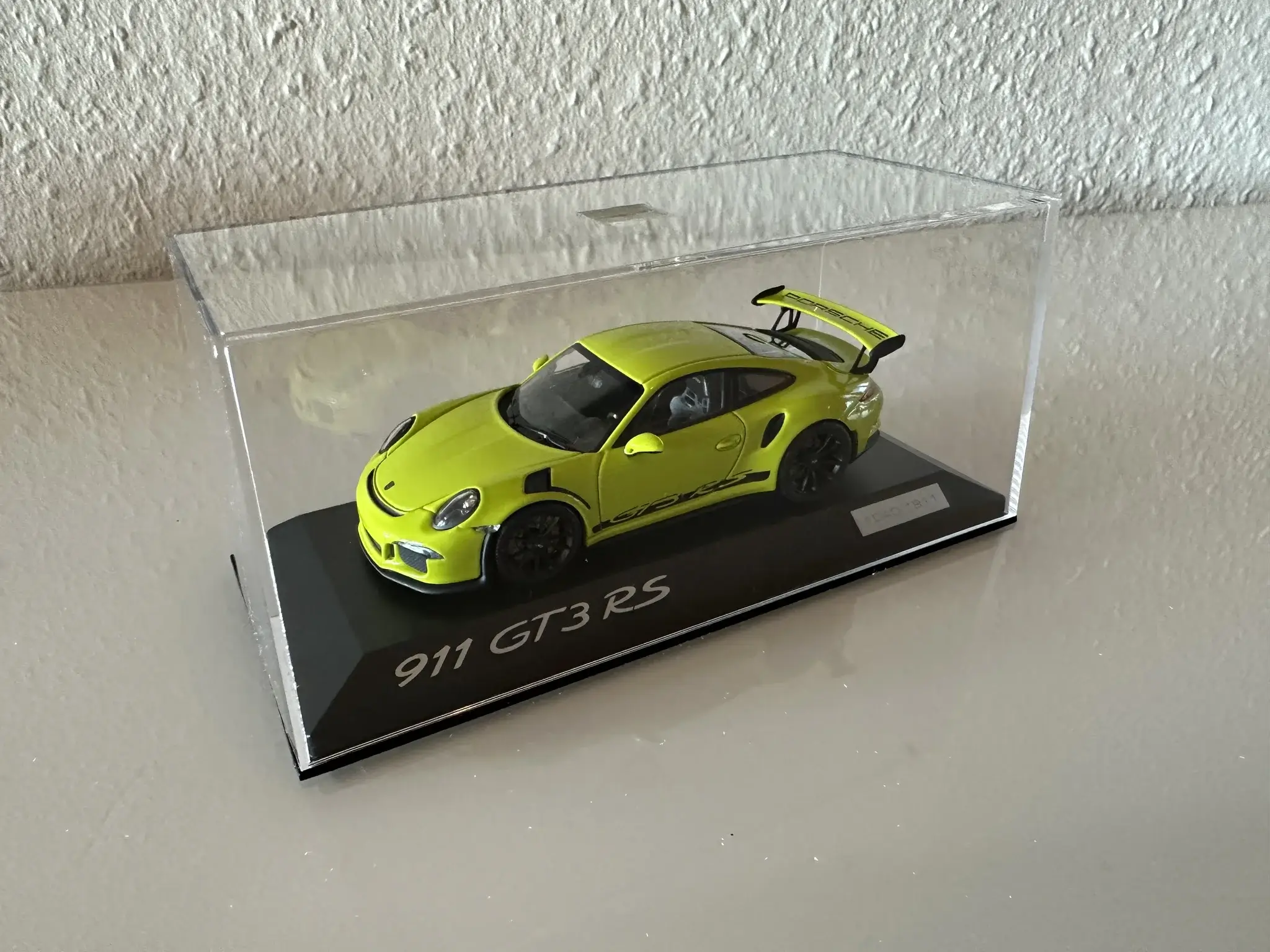 MP: Large Collection of Porsche Memorabilia, Merchandise and