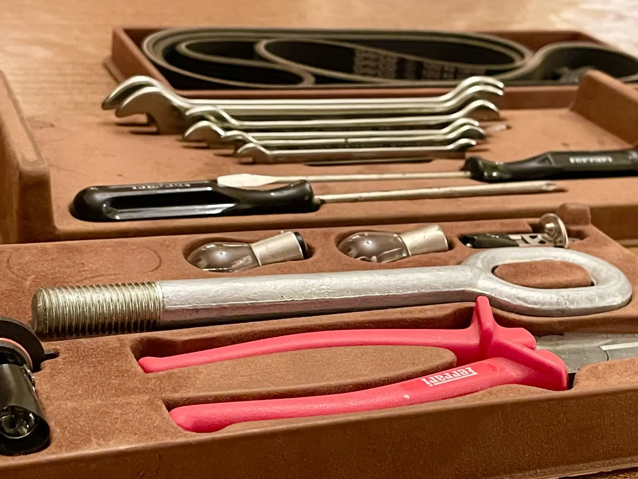 MP: Ferrari by Schedoni Tool Kit (355, 456, 348) | PCARMARKET
