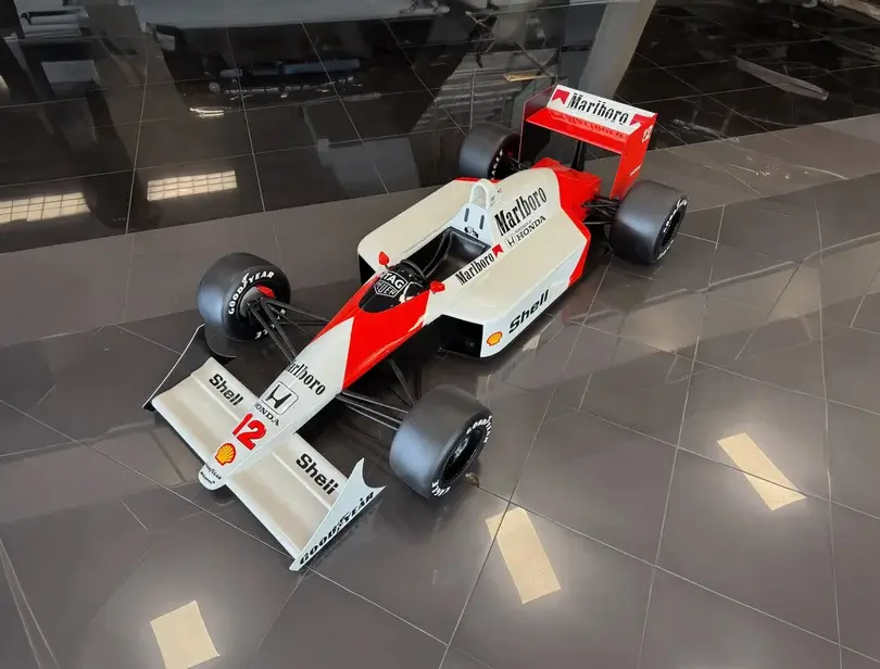 MP: Ayrton Senna McLaren MP4/4 F1 1:2 Scale Model | PCARMARKET