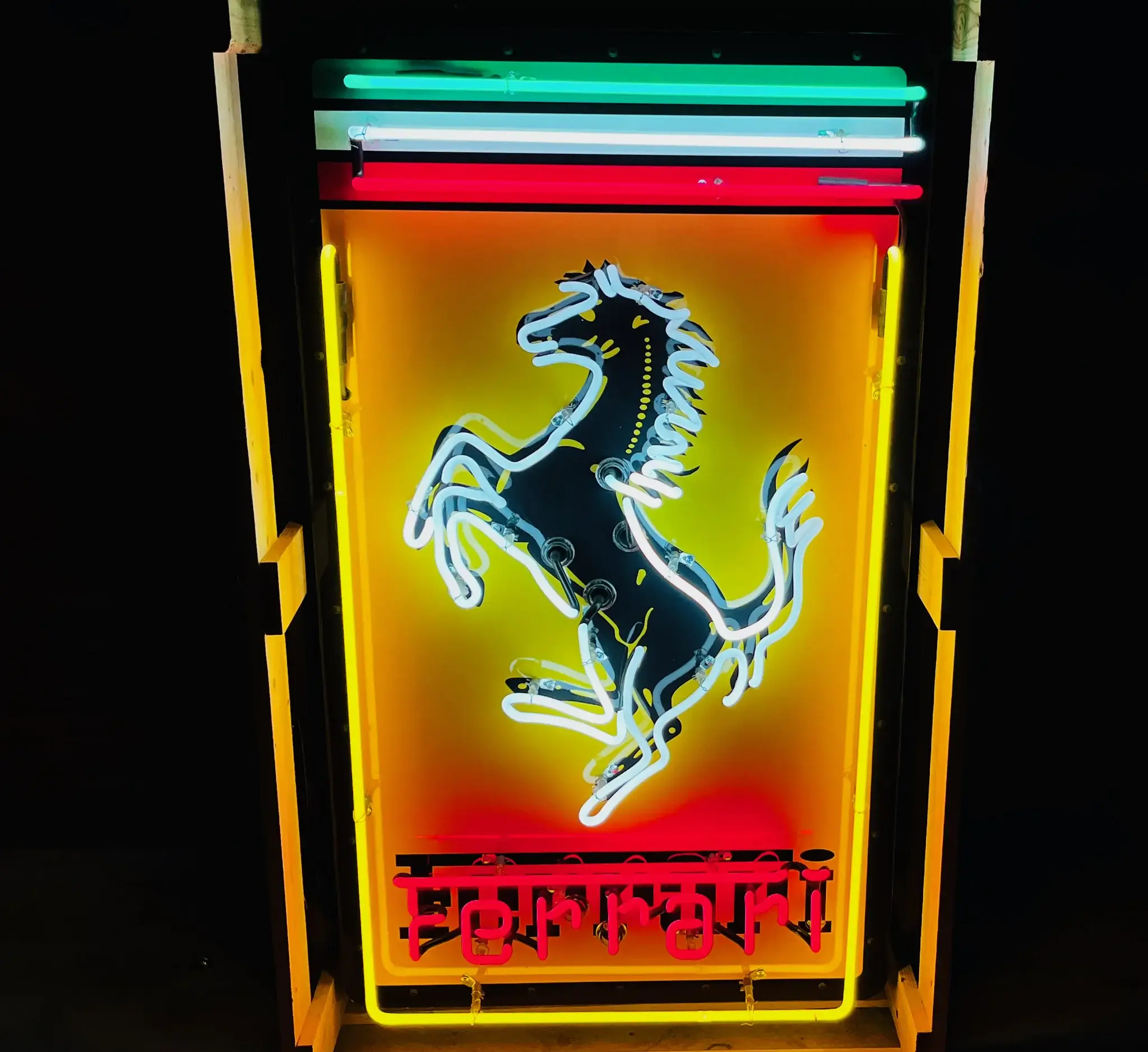 MP: Illuminated Neon Ferrari Sign | PCARMARKET
