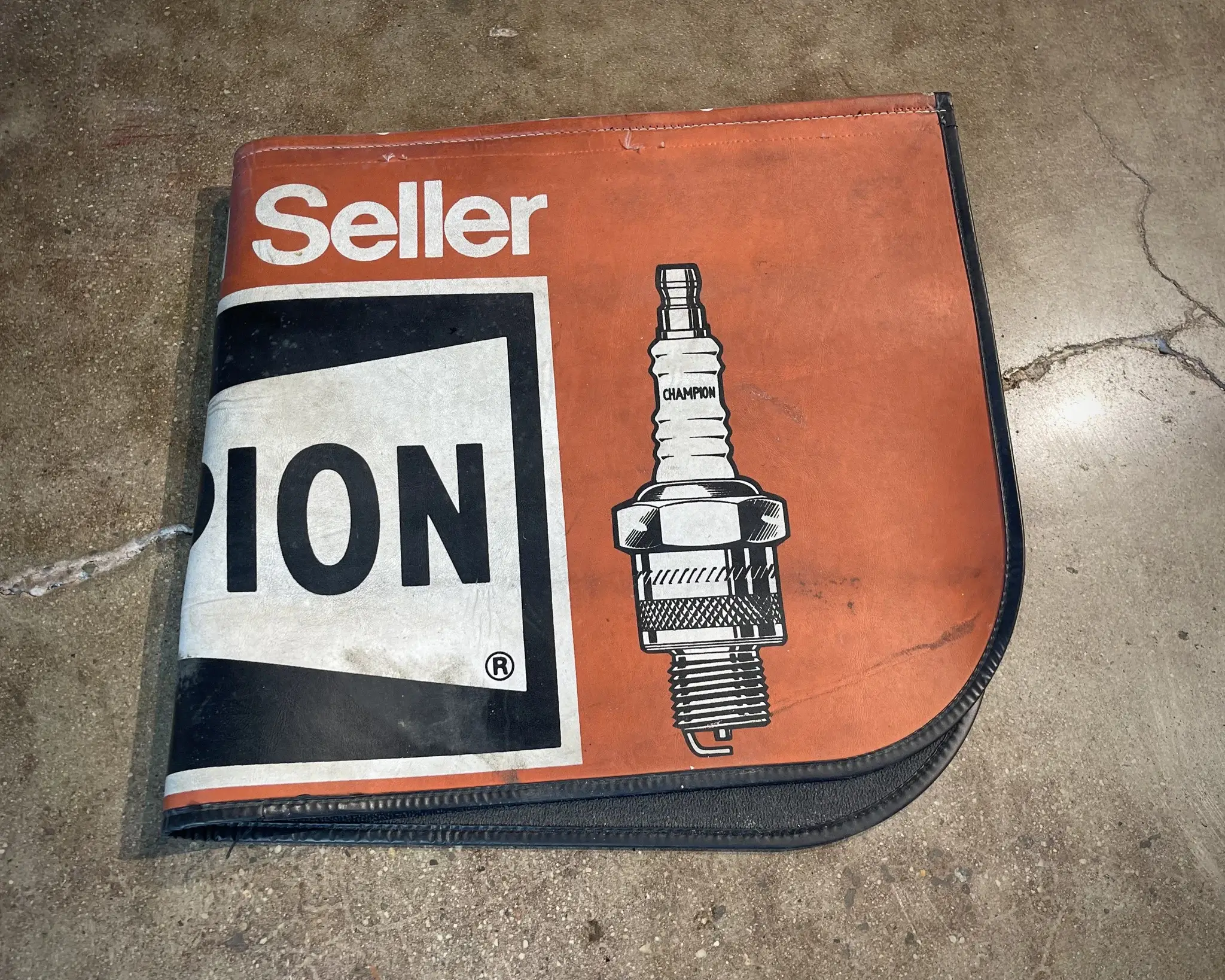 t*m様 1970s CHAMPION SPARKPLUGS フェンダーカバー No Reserve Vintage Champion Spark Plugs Fender Cover | PCARMARKET