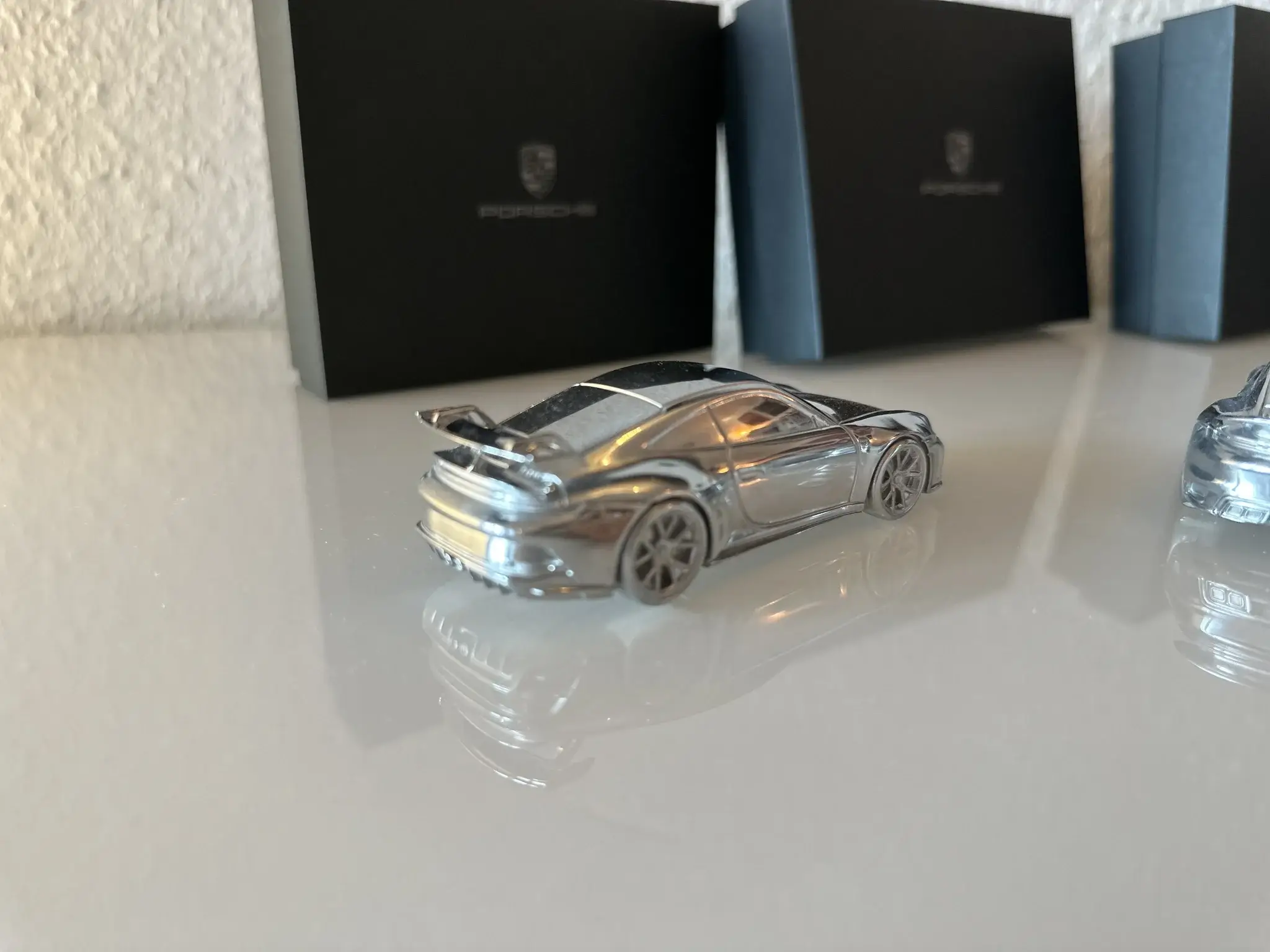 MP: Large Collection of Porsche Memorabilia, Merchandise and