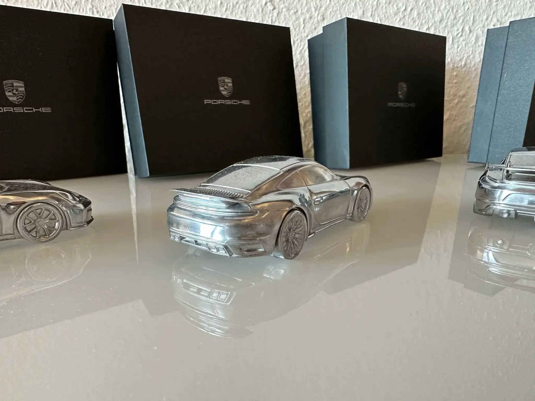 MP: Large Collection of Porsche Memorabilia, Merchandise and