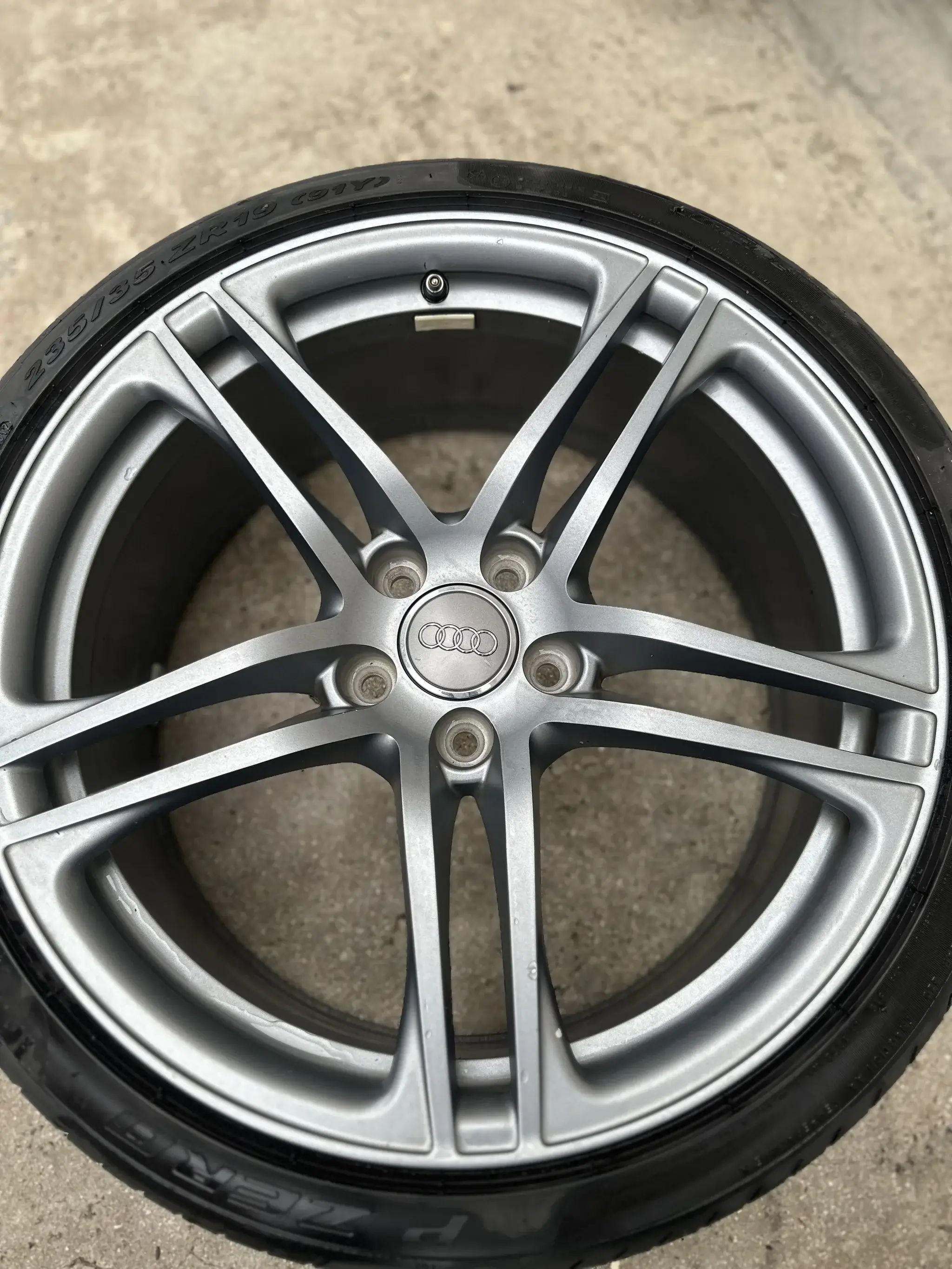 ホイールセット　ALEXRIM　PIRELLI P ZERO CS-R8100 19