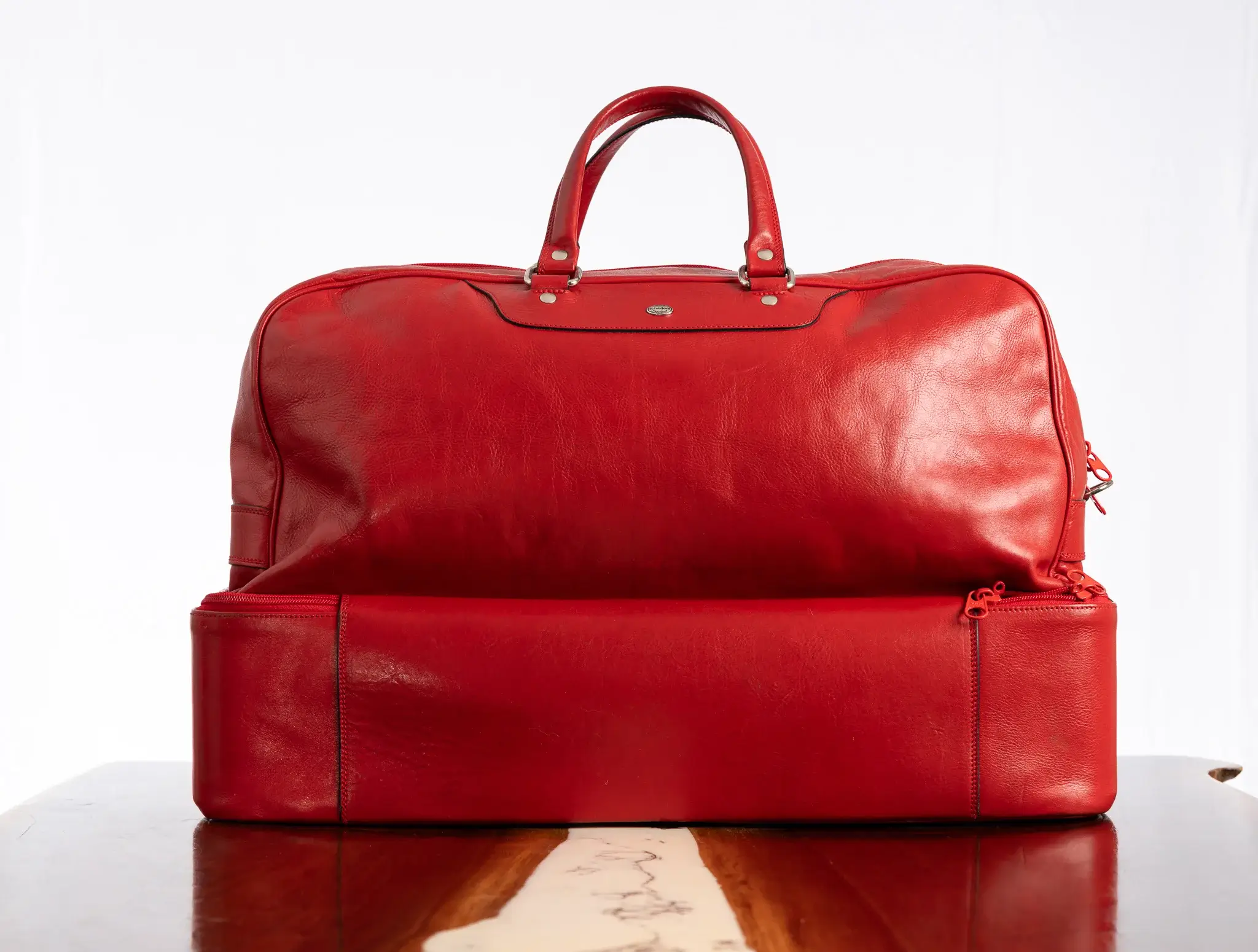 カパオパンゴ商品　Ferrari オフィシャル　ビジネス　バッグ MP: Ferrari 348 Challenge Bag by Schedoni | PCARMARKET