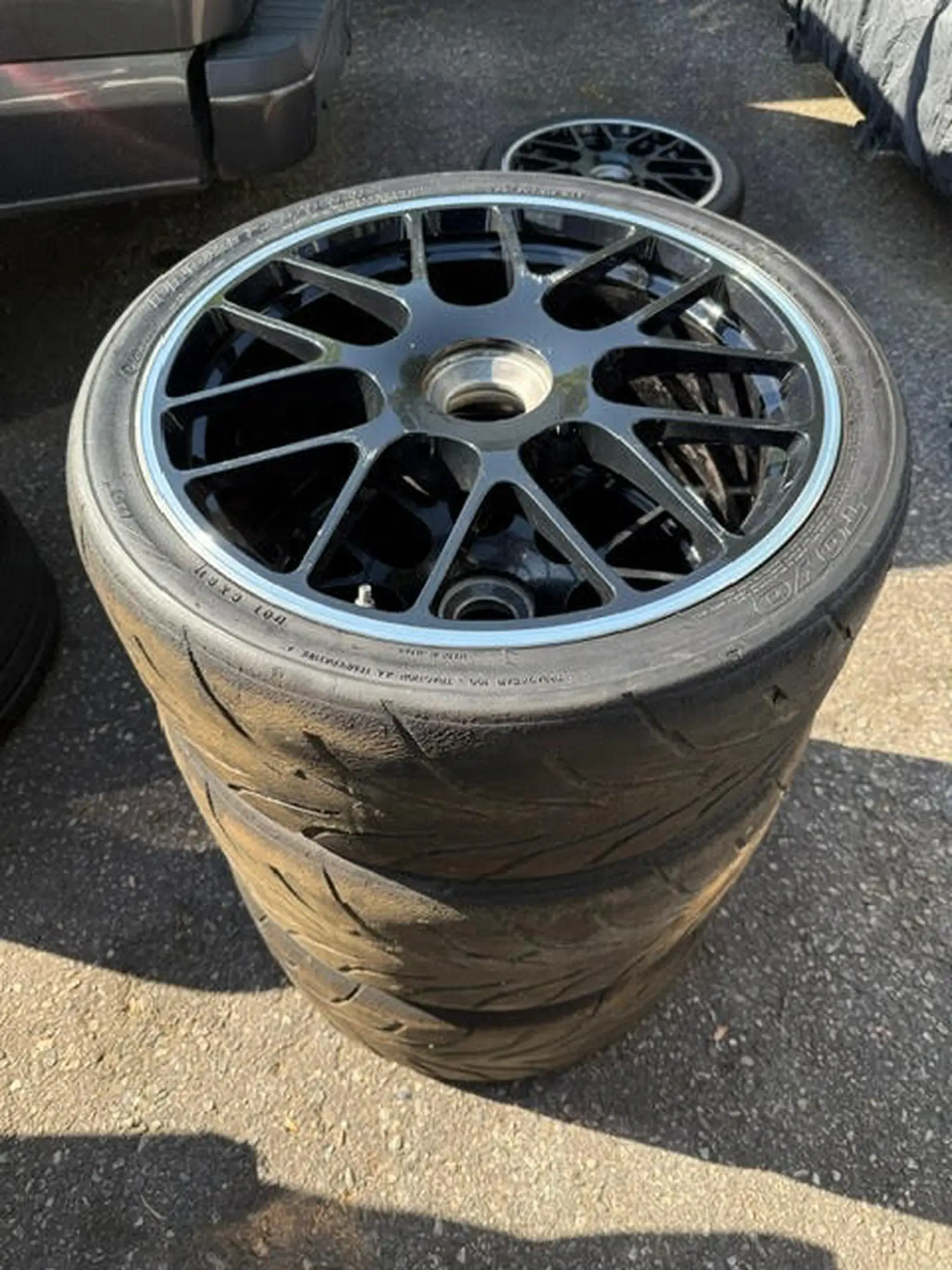 No Reserve 997.2 OEM Center Lock Wheels | PCARMARKET