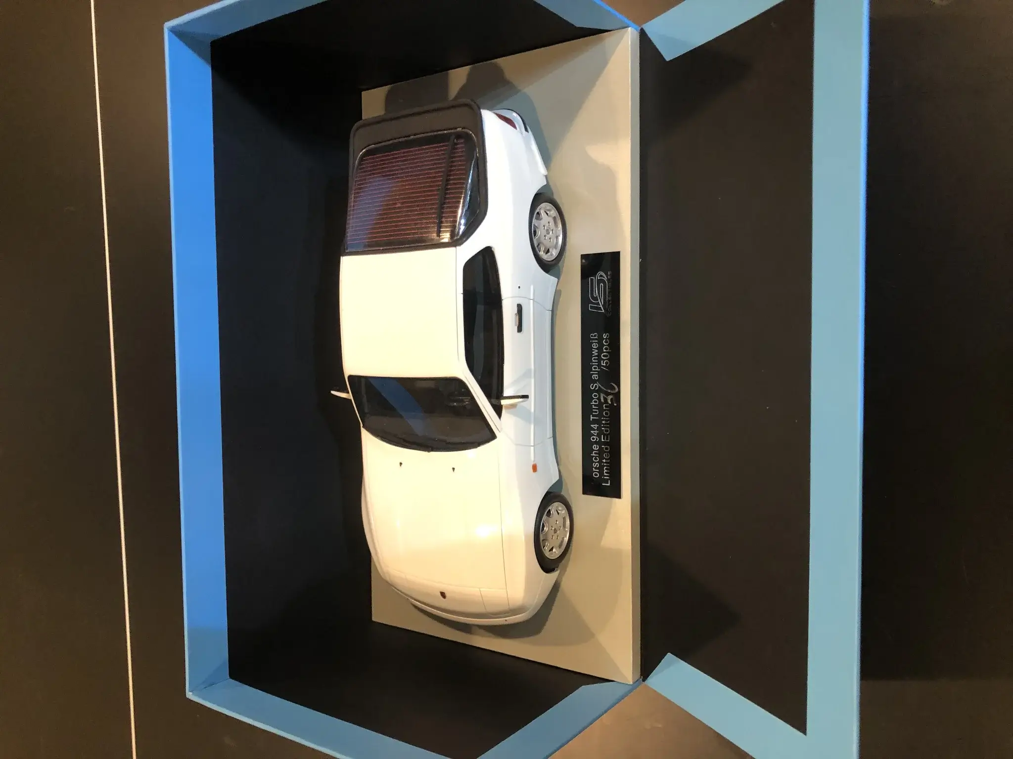 MP: Collection of 5 NOS 1/18 Scale 944 Turbo S Models | PCARMARKET