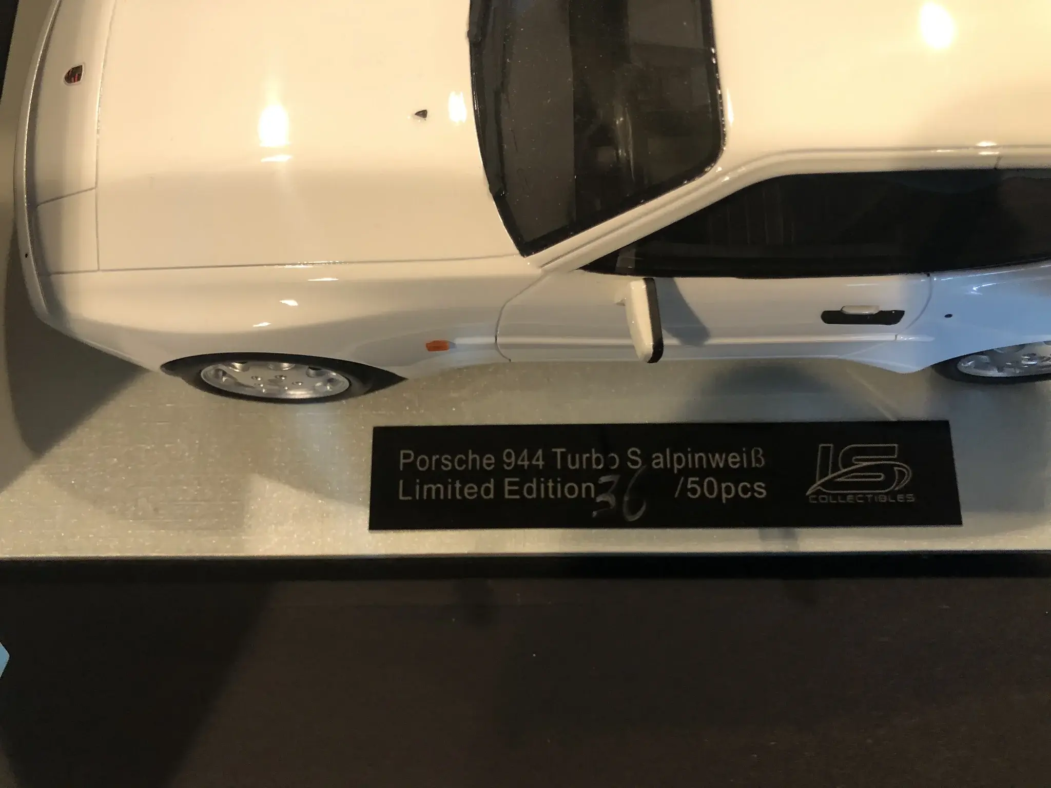 MP: Collection of 5 NOS 1/18 Scale 944 Turbo S Models | PCARMARKET